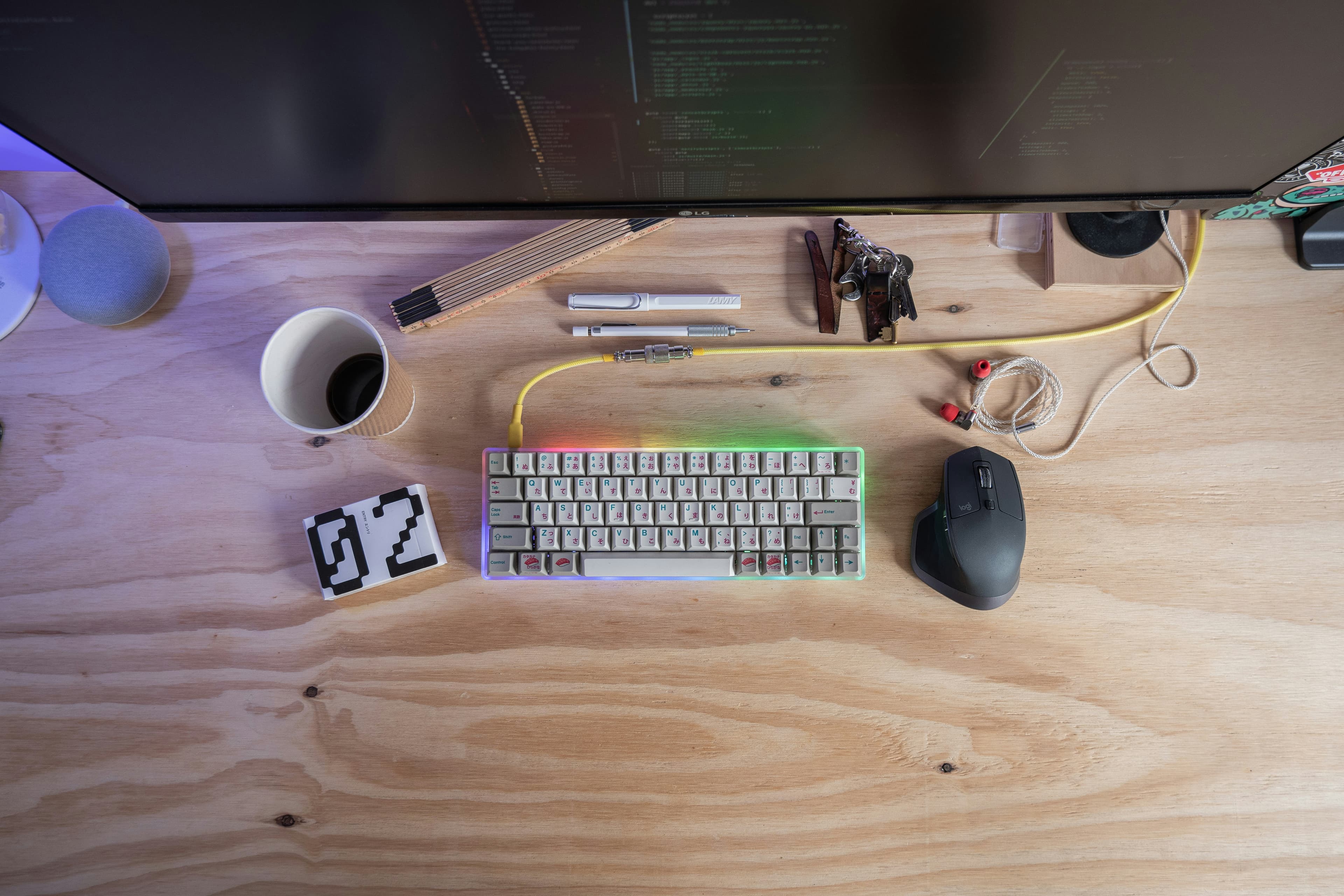 Beige Neutral desk setup